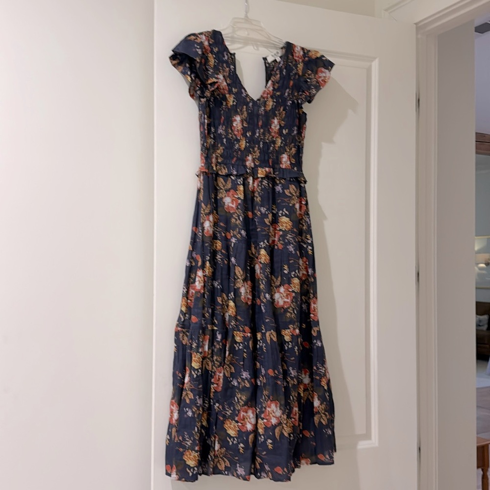 Absolutely gorgeous SEA NY dress, Navy base color